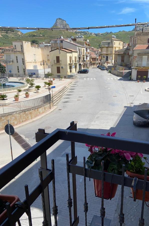 Fontana Di Li Rosi Lägenhet Campofranco Exteriör bild
